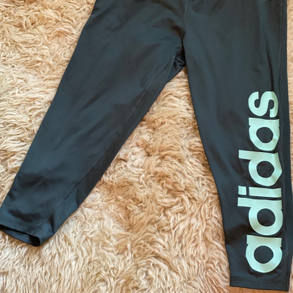 Adidas crop leggings